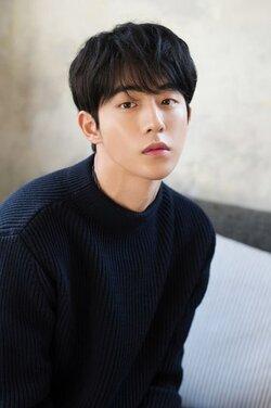 Toàn cảnh lùm xùm bạo lực học đường của Nam Joo Hyuk: Dispatch vào cuộc, giáo viên và bạn bè lên tiếng bênh vực
