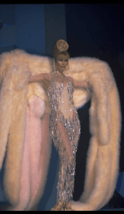Thierry Mugler - người đem sự “kỳ dị” đến với Haute Couture