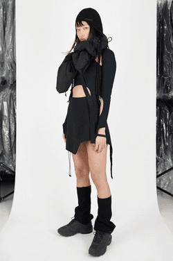 Hyein Seo - khi streertwear và techwear hoà hợp